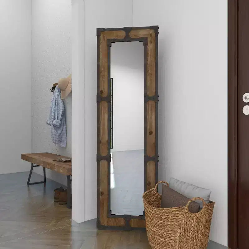 Specchio da Terra Rustico in Legno Marrone: Autoportante, Decorativo, Intagliato, Nessun Montaggio Richiesto