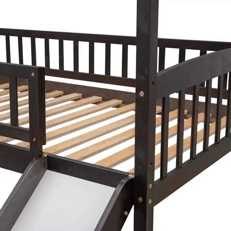 79.5L x 41.8W Letto a castello singolo in stile moderno con scivolo