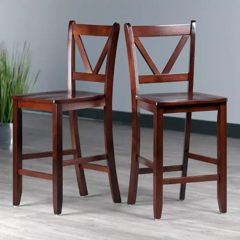 Sgabello da bar Victor V-Back ad altezza bancone, 60 cm, set da 2, in legno/noce