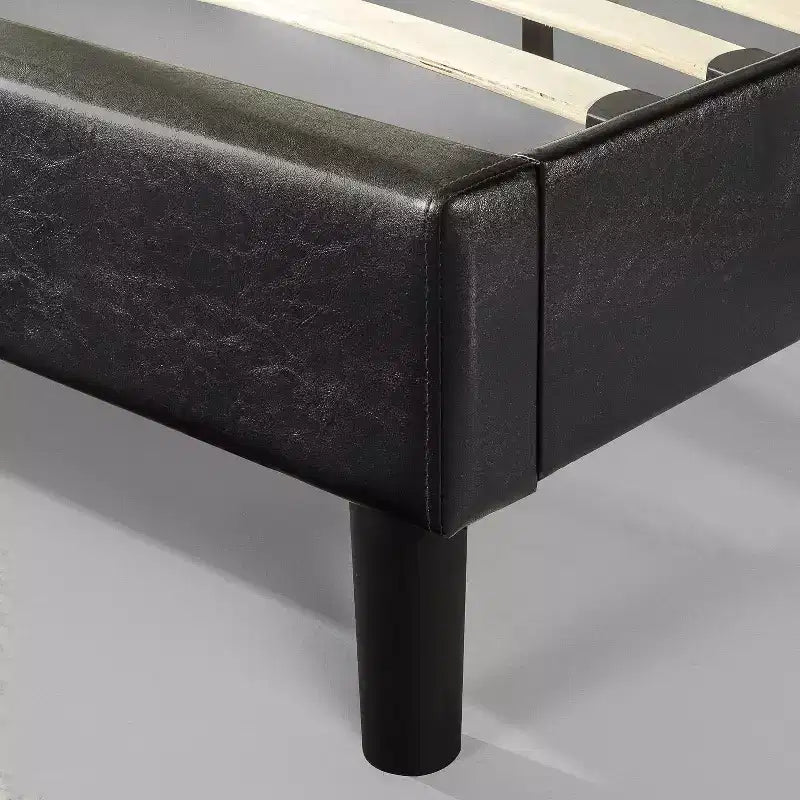 Telaio letto a piattaforma imbottito in ecopelle giada nero