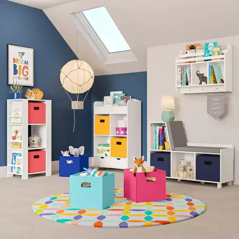 Libreria per Bambini e Torre Organizzatore Giocattoli con 3 Scomparti e 6 Mensole per Libri Bianca con 2 Contenitori in Tessuto