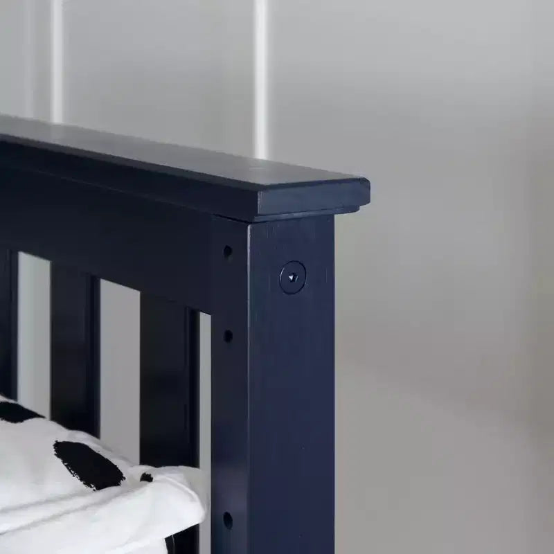 Letto a castello basso singolo su singolo con tende