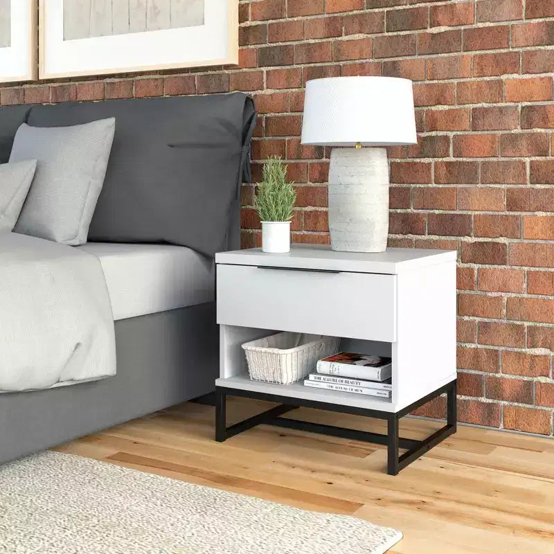 Comodino Caldwell moderno con cassetti