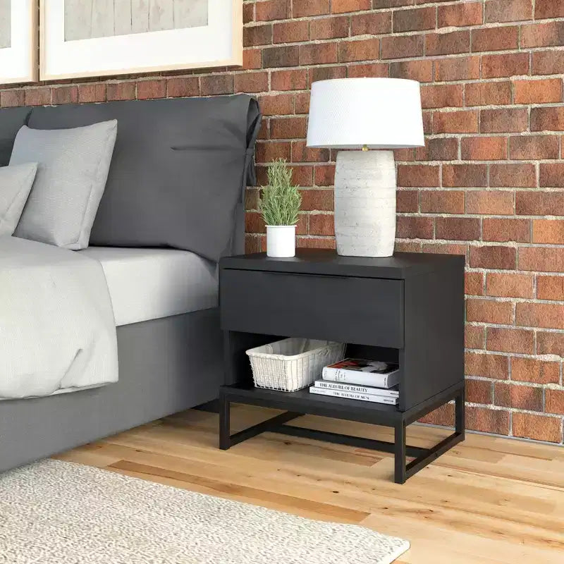 Comodino Caldwell moderno con cassetti